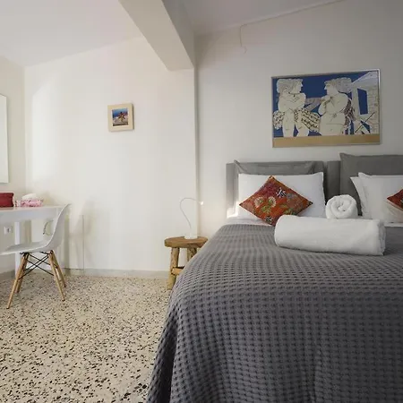 Front House Kalamaki Casa vacanze *